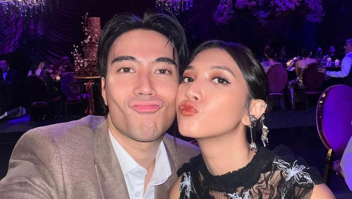 Sheila Dara dalam momen refleksi setelah kehilangan Vidi Aldiano