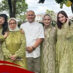 Isak Tangis Haru di Pengajian Syifa Hadju